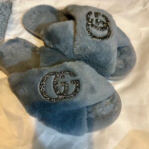 Super soft Blue Furry Slides